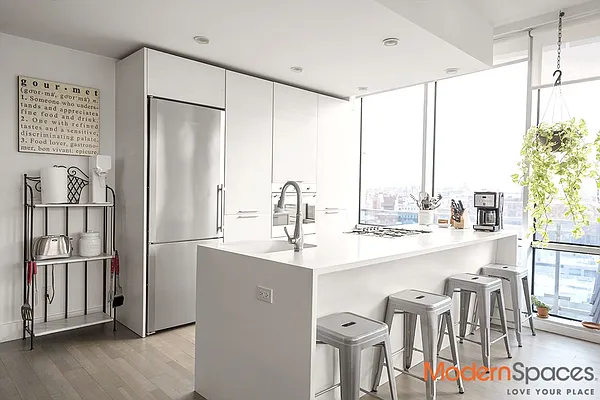 Sold by Modern Spaces | media 12