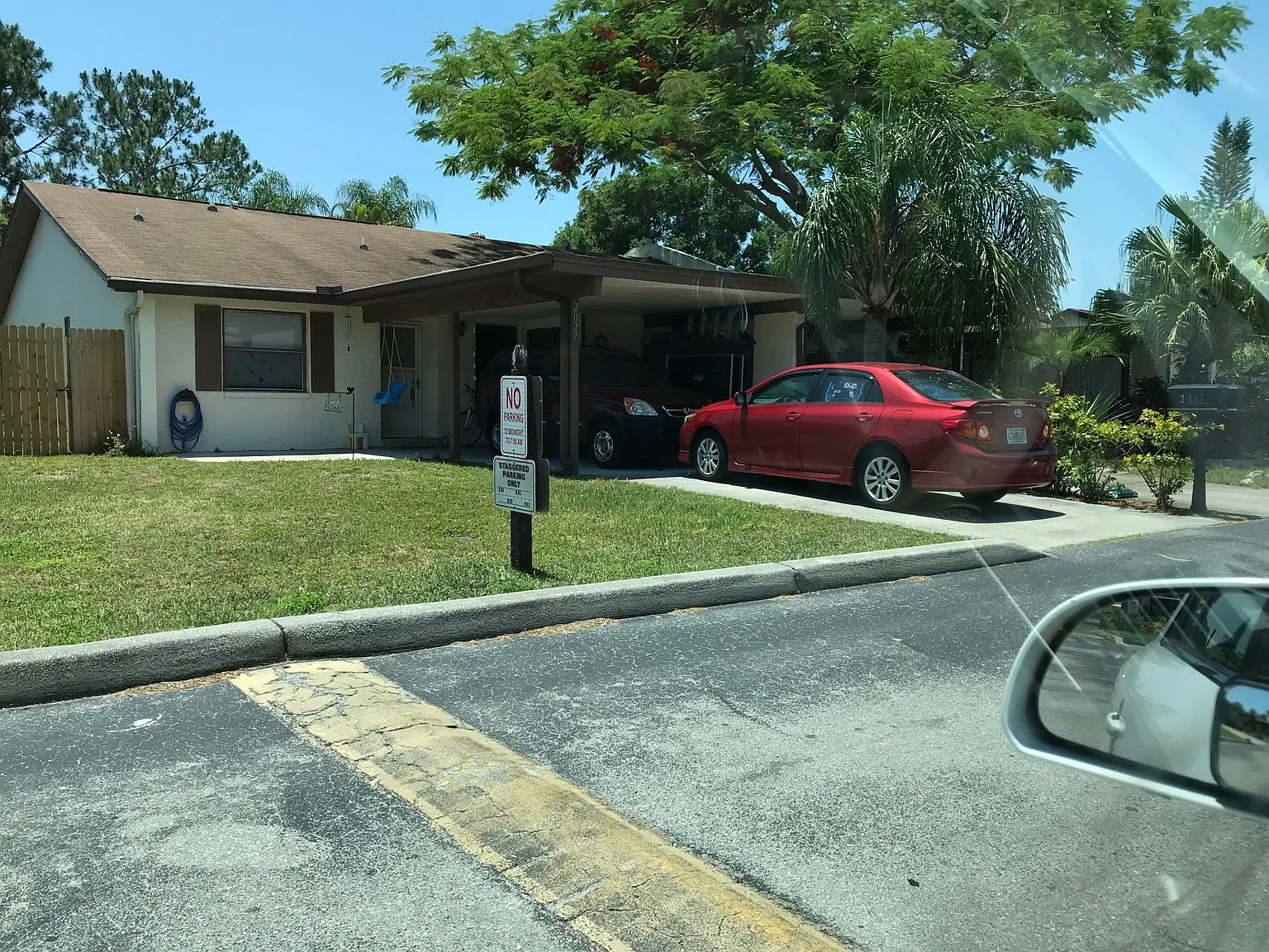 2027 Sunset Grove Ln — Photo 1