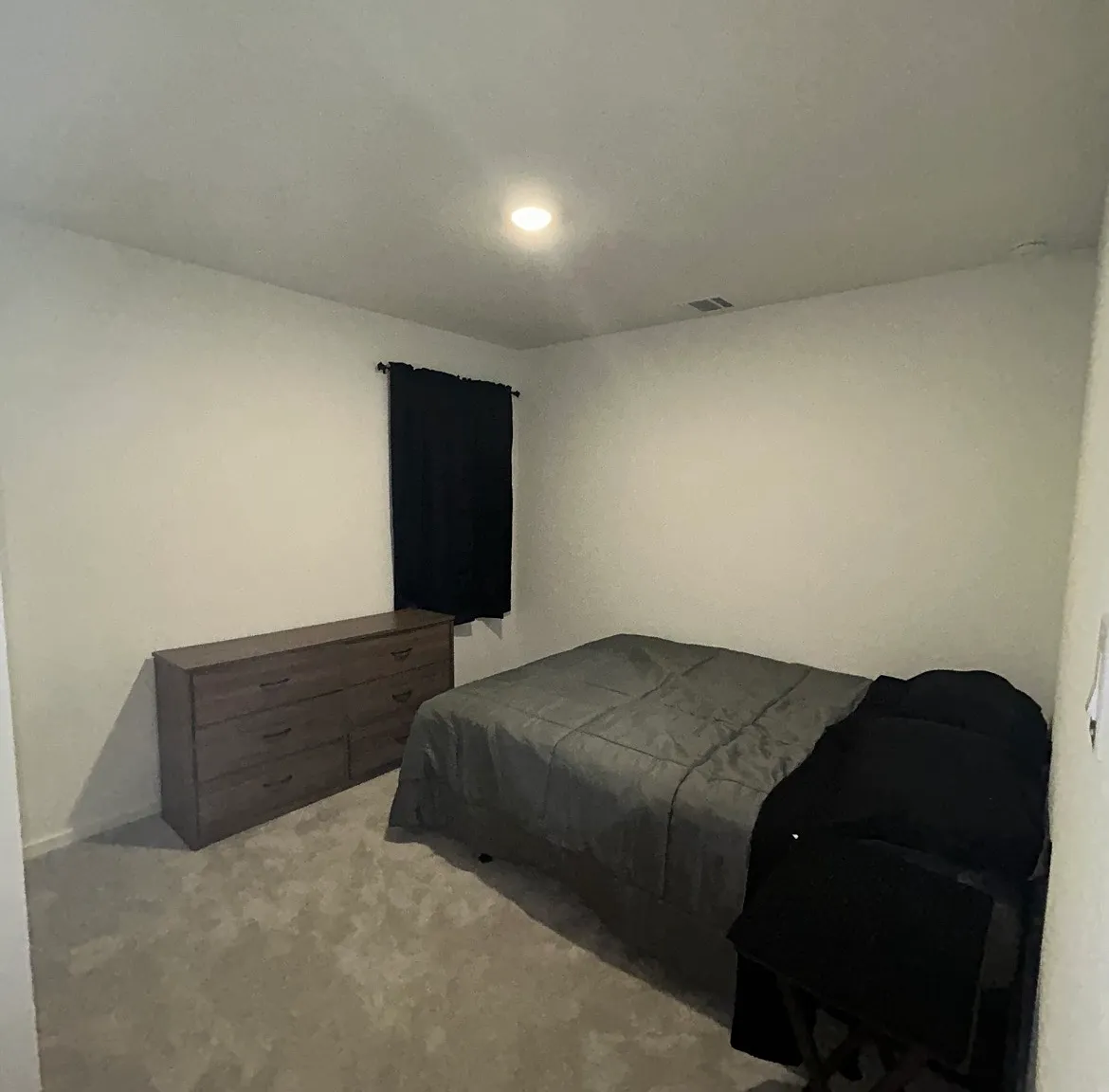 4 bed, 1600 sqft, $1,750 — Photo 3