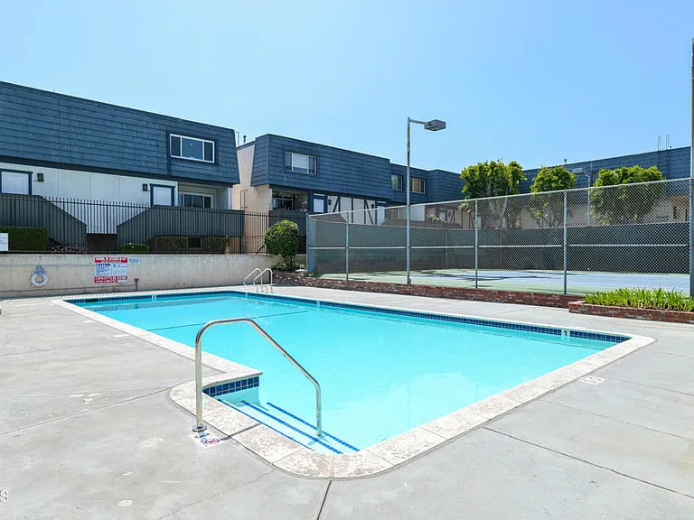 18550 Hatteras St #73 — Photo 31
