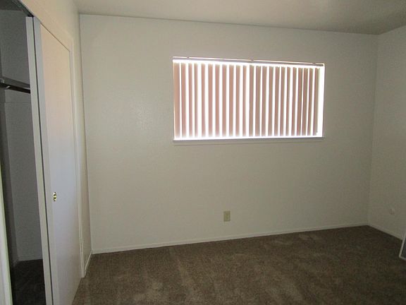 4th image of 2402 Santiago Way APT A