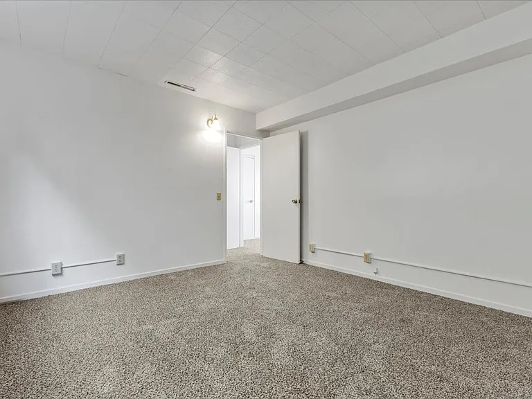 514 Sloat Ave — Photo 13