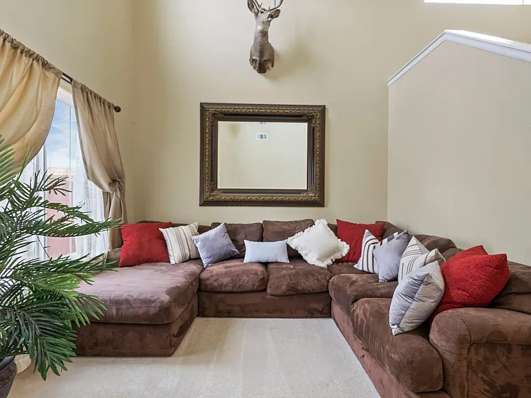 303 Tierra Rosa Pl NE — Photo 2