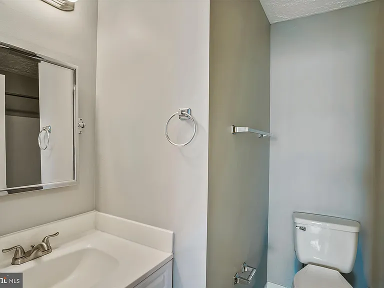 8603 Woodhue Ct — Photo 13
