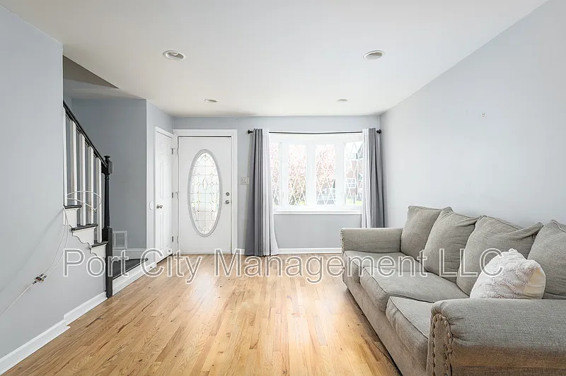 Studio, 1.0 bath, $1,850 — Photo 4