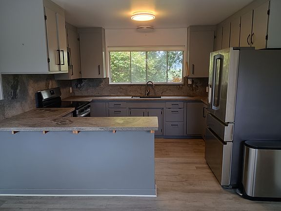 5th image of 1013 Amesti Rd