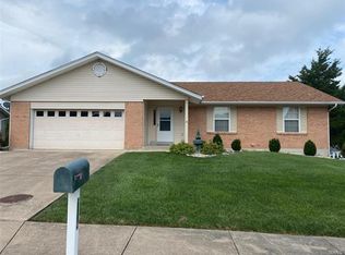 5239 Cedarfield Dr, Saint Charles, MO 63304