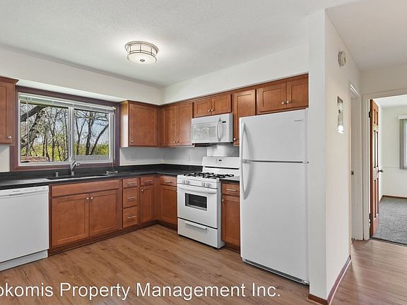 4th image of 2407 Hampshire Ave S #7454190