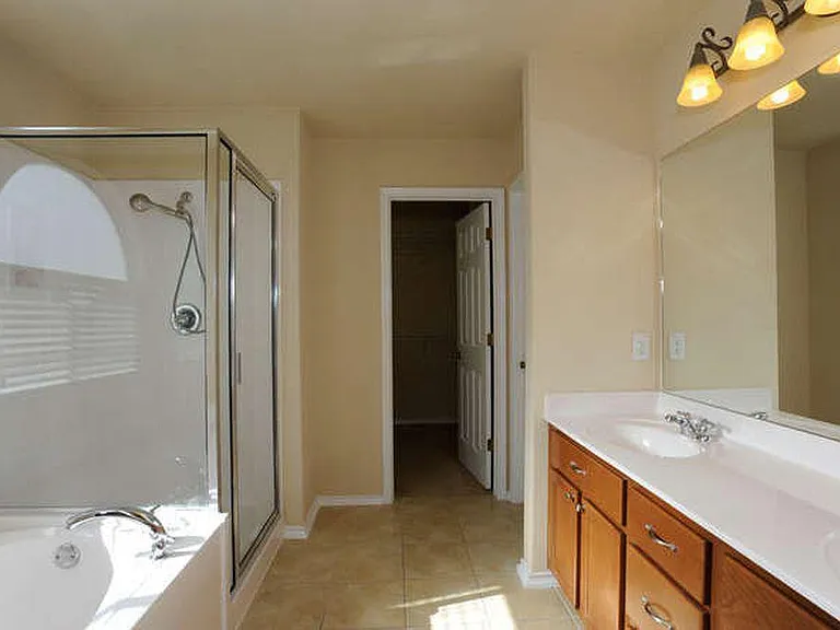 856 Avery Pkwy — Photo 16