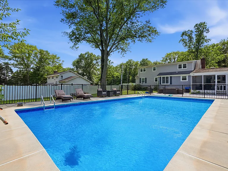 244 Federal City Rd — Photo 26