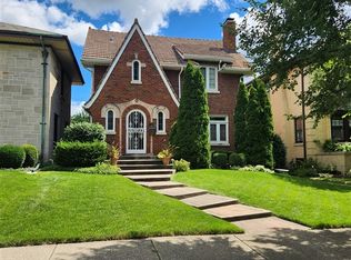 1220 N Euclid Ave, Oak Park, IL 60302