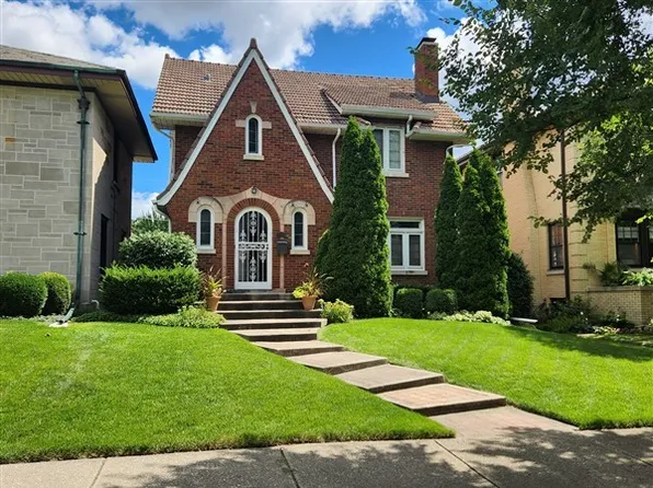 1220 N Euclid Ave, Oak Park, IL 60302