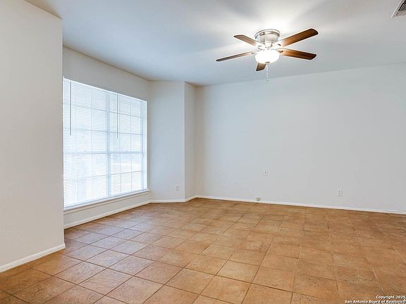 4th image of 3011 SIR PHILLIP DR