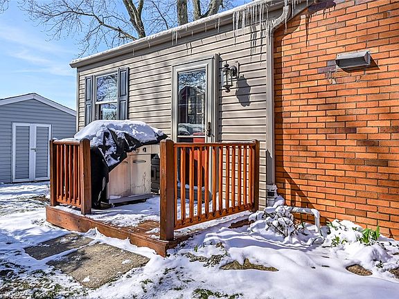 4th image of 2361 Perricrest Dr