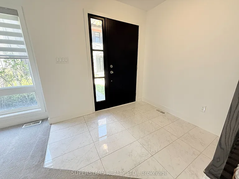18 Mogul Rd — Photo 2