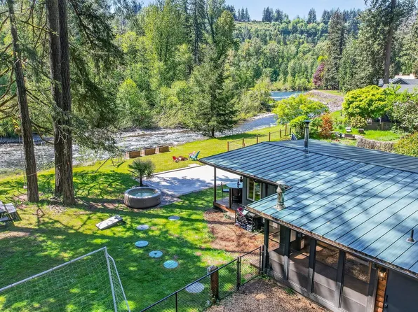 28803 SE Woods Rd, Eagle Creek, OR 97022