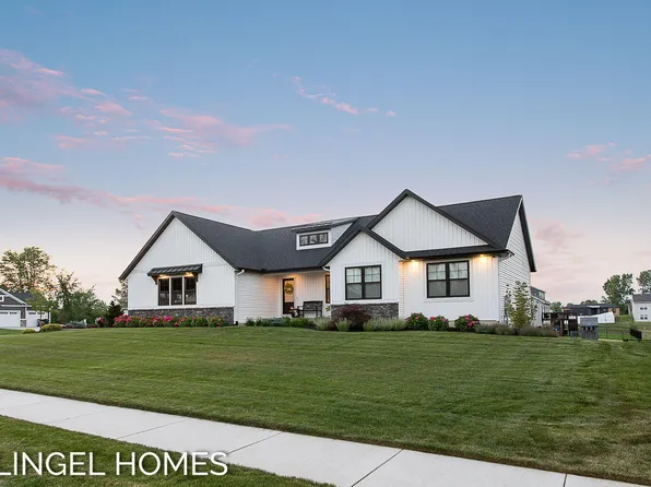 7268 Yellowstone Dr, Hudsonville, MI 49426