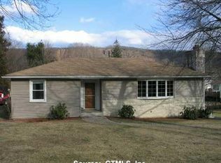 77 Luciani St, Woodbridge, CT 06525