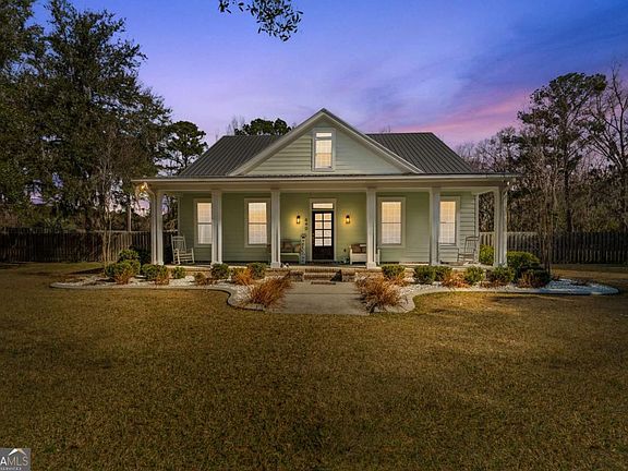 3rd image of 640 Meinhard Rd