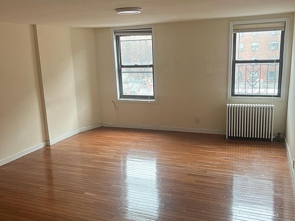 3rd image of 337 1st Ave APT 5