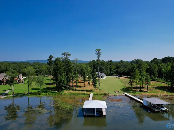 14 Ski Cove Dr, Scottsboro, AL 35769