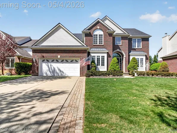 50544 Livingston Dr, Northville, MI 48168