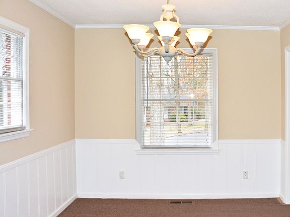 4th image of 3714 Woodcrest Cir NW
