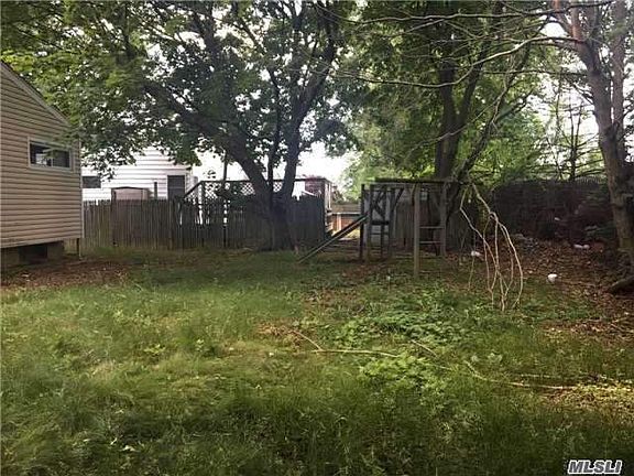 3rd image of 126 Chapel Hill Dr