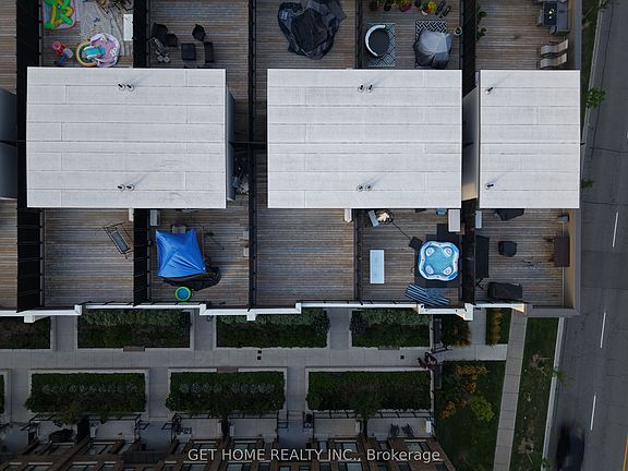 3rd image of 3415 Ridgeway Dr #5