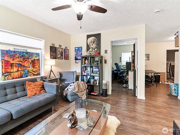 3rd image of 263 17th Avenue