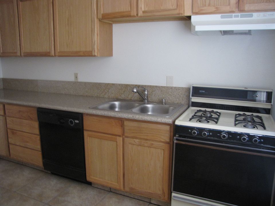 2nd image of 2573 Rio Linda Blvd APT 18