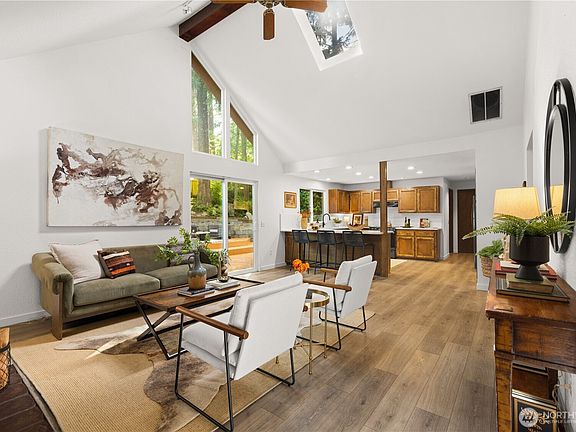 3rd image of 23417 Edmonds Way