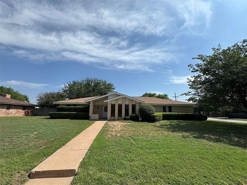 1st image of 2402 Darrell Dr