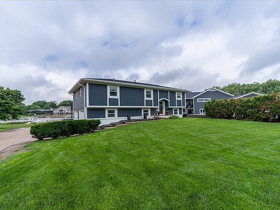 2nd image of 409 N Shore Dr