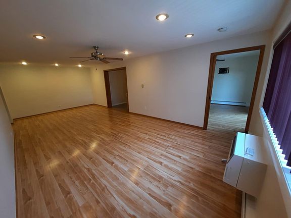 3rd image of 752 Dempster St #203