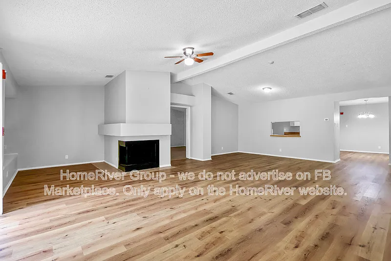 3 bed, 2.0 bath, 2028 sqft, $1,945 — Photo 4