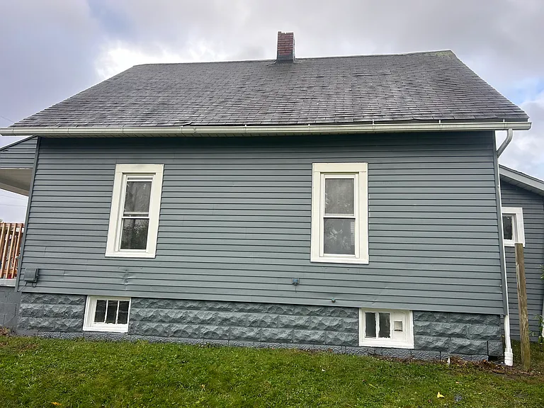1212 Elm St — Photo 3