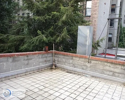 Rented by Metropolitan Property Group | media 10