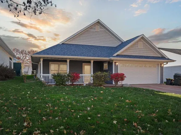 842 Longfellow Ct, Iowa City, IA 52240