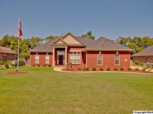 343 Spencer Lakes Dr, Meridianville, AL 35759