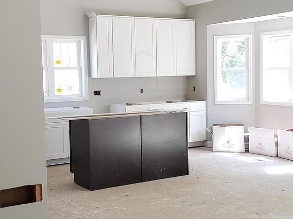 2nd image of 158 Creekside Green Dr