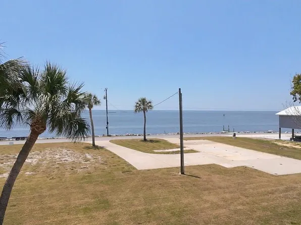 746 Main St, Horseshoe Beach, FL 32648