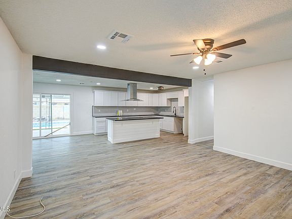 4th image of 2614 W ASTER Drive