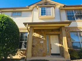 16100 Great Oaks Dr, Round Rock, TX