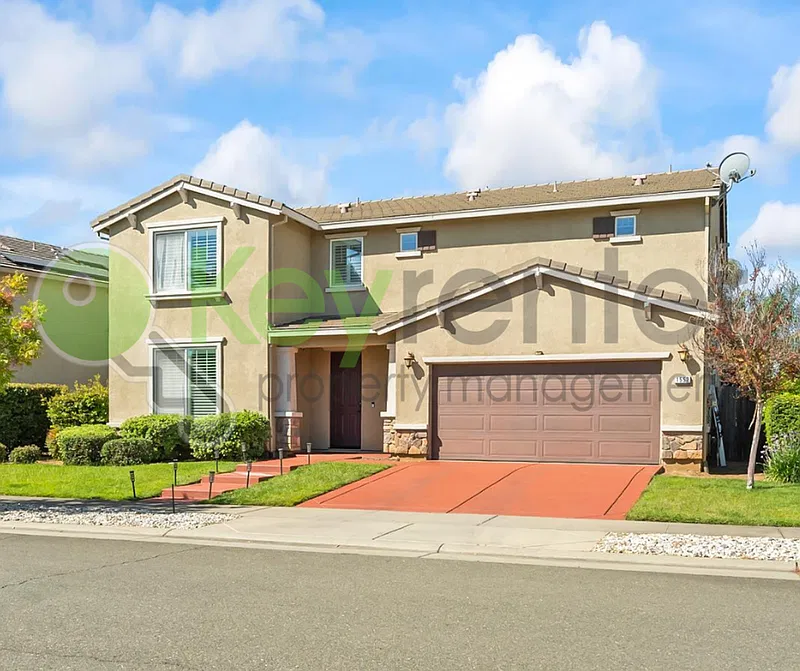 4 bed, 3.5 bath, 2984 sqft, $3,500 — Photo 1