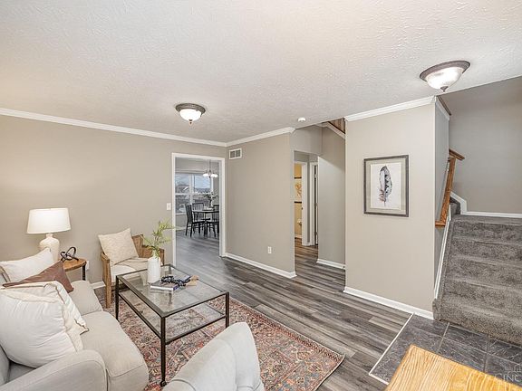 3rd image of 385 Keswick Dr