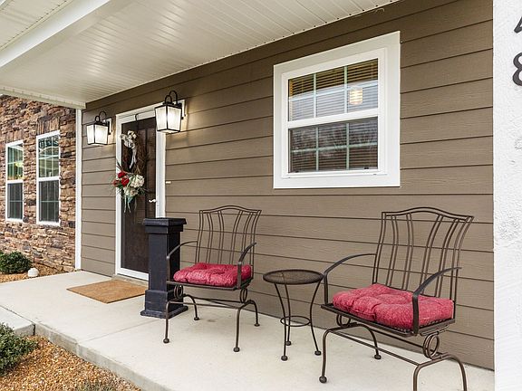 5th image of 148 Nichols Dr