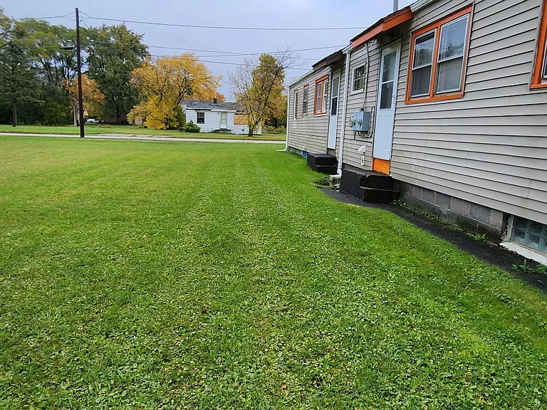2717 Chamber St — Photo 15