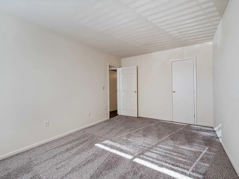 Windsor Hills Apartments — Photo 53