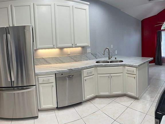 3rd image of 2641 Heritage Park Cir